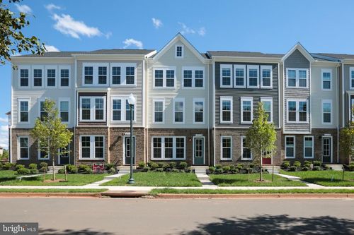 6715 Karter Robinson Dr, HAYMARKET, VA, 20169-2787 | Card Image