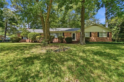 533 Kings Grant Rd, Virginia Beach, VA, 23452-7051 | Card Image