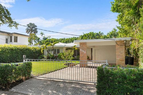 6140 Pine Tree Drive, Miami Beach, FL, 33140 | Card Image