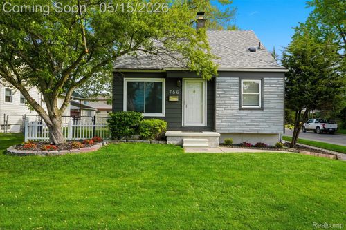756 Cloverlawn Blvd, Lincoln Park, MI, 48146-4322 | Card Image