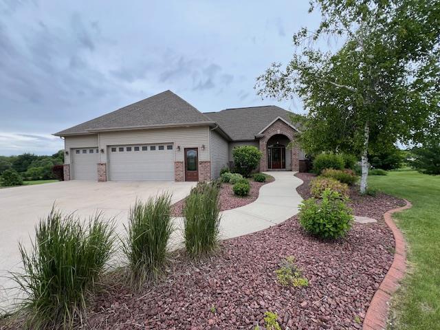 Tradewinds Cir, Beaver Dam, WI 53916
