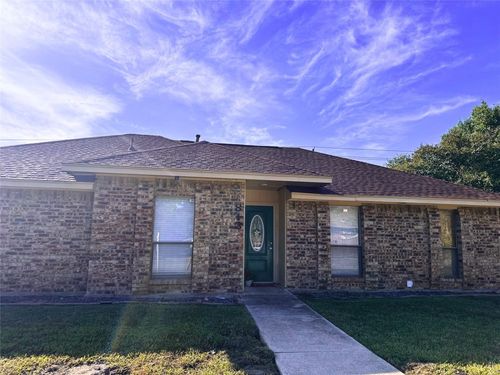 813 Leslie Ln, Coppell, TX, 75019-3004 | Card Image