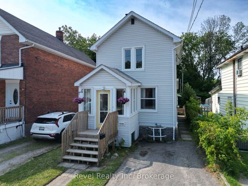 1038 Ferguson St, North Bay, ON, P1B1Y5 | Card Image