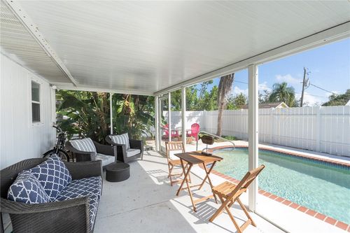 1356 2nd Rd Sw, Vero Beach, FL, 32962-6403 | Card Image