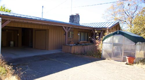 575 Leafwood Drive, Eagle Point, OR, 97524 | Card Image