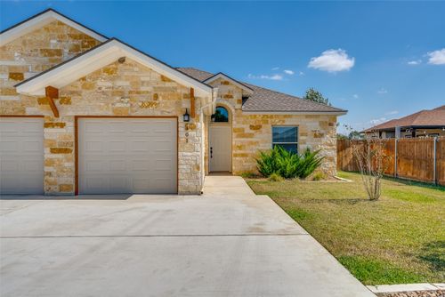 29b-301 Navarro Way, Seguin, TX, 78155-3018 | Card Image