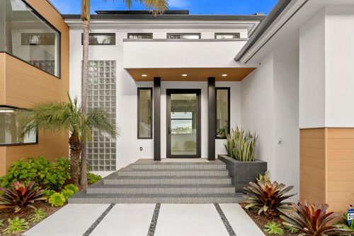 318 S Nardo Ave, Solana Beach, CA, 92075-2025 | Card Image