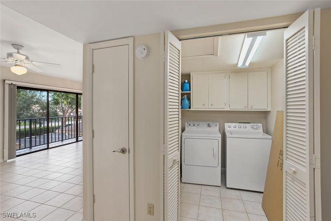 UNIT-203 - 537 Lake Louise Cir, Condo with 2 bedrooms, 2 bathrooms and null parking in NAPLES FL | Image 11