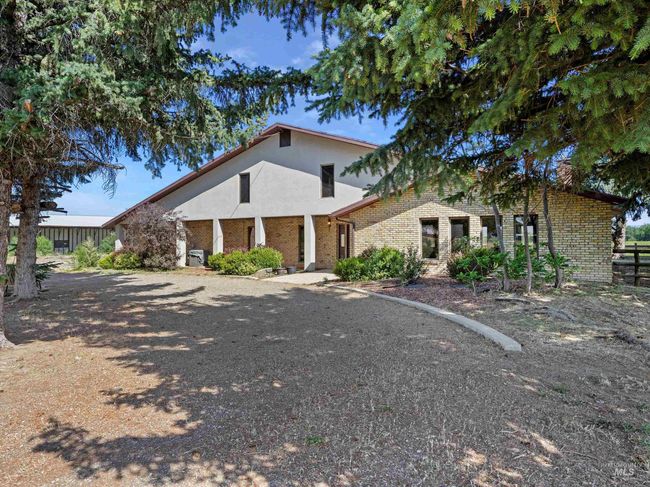 1872 E 1750 S, House other with 4 bedrooms, 3 bathrooms and 2 parking in Gooding ID | Image 6