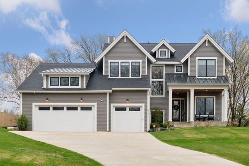 5721 Olinger Rd, Edina, MN, 55436-1945 | Card Image
