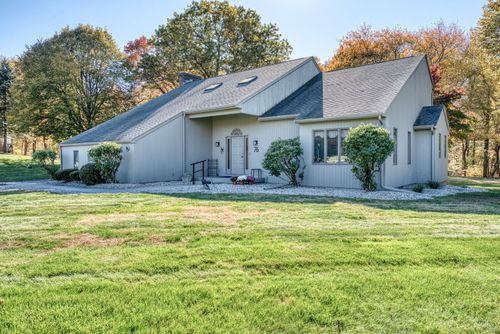 76 Masters Way, Manchester, CT, 06040-7058 | Card Image