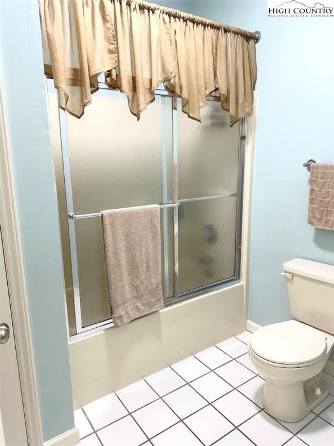 A2 - 495 W Landing Dr, Condo with 2 bedrooms, 2 bathrooms and null parking in Jefferson NC | Image 14