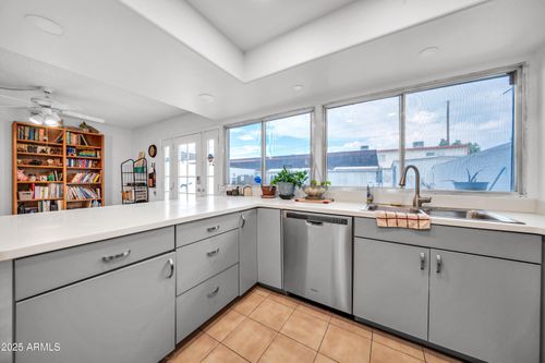 7877 N 49th Ave, Glendale, AZ, 85301-8012 | Card Image