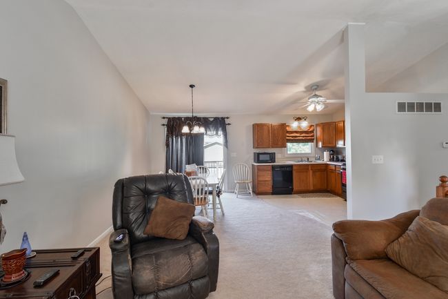 1403 N Motorola Dr, House other with 3 bedrooms, 2 bathrooms and 2 parking in Pontiac IL | Image 23