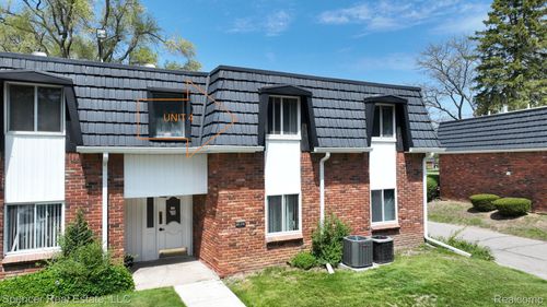 1822 Colonial Village Way, Waterford Charter Township, MI, 48328 | Card Image