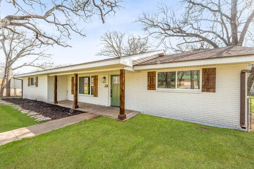 401 Nw 32nd St, Mineral Wells, TX, 76067-2207 | Card Image