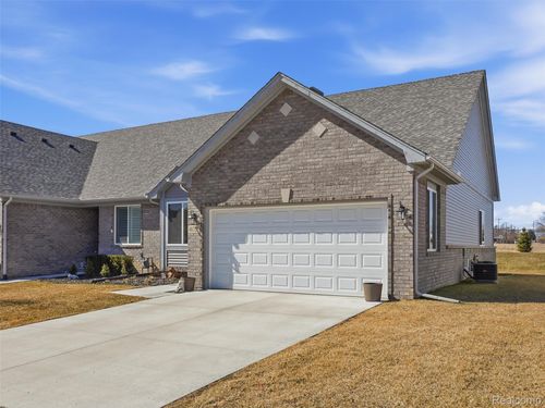 48325 Applegrove Ln, Chesterfield, MI, 48051-3311 | Card Image