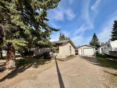 5227 53 Ave, Bashaw, AB, T0B0H0 | Card Image