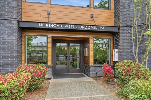 322-11300 1st Ave Ne, Seattle, WA, 98125-6041 | Card Image