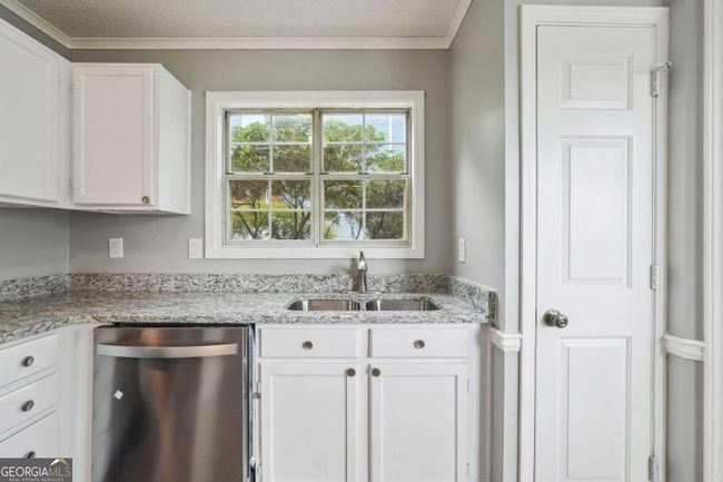 827 Mountain View Dr, House other with 4 bedrooms, 4 bathrooms and 4 parking in Stone Mountain GA | Image 8