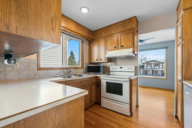7376 Silver Springs Road Nw, Home with 3 bedrooms, 2 bathrooms and 4 parking in Calgary AB | Image 14