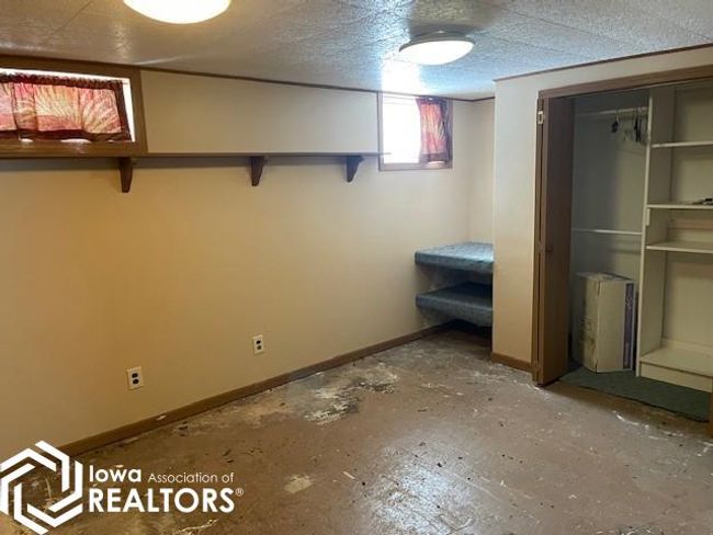 304 S Market St, House other with 3 bedrooms, 2 bathrooms and null parking in Rock port MO | Image 40