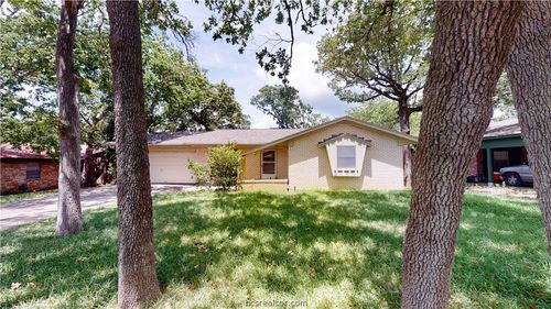 1217 Westover St, College Station, TX, 77840-2616 | Card Image