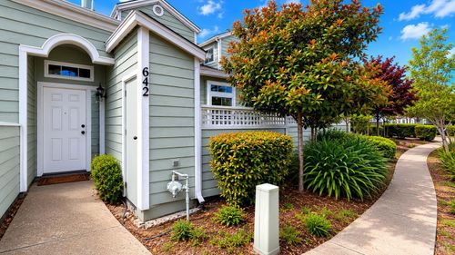 642 Wisteria Lane, Santa Rosa, CA, 95407 | Card Image