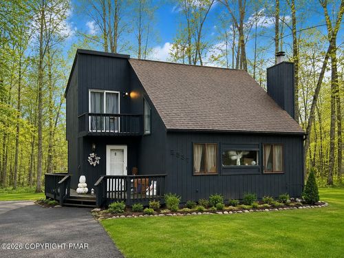 994 Country Place Dr, Tobyhanna, PA, 18466-7951 | Card Image