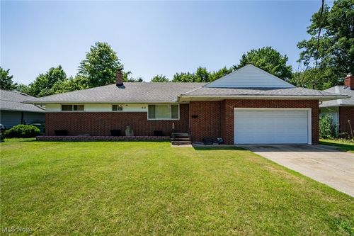 512 Jeannette Dr, Richmond Heights, OH, 44143-2626 | Card Image