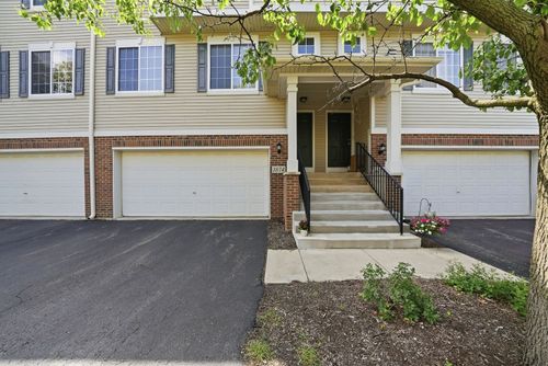 1874 Fredericksburg Ln, Aurora, IL, 60503-3648 | Card Image