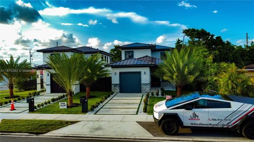 707 E 32nd St, Hialeah, FL, 33013-3346 | Card Image