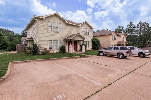 101 Yegua Cir, Huntsville, TX, 77340-6555 | Card Image
