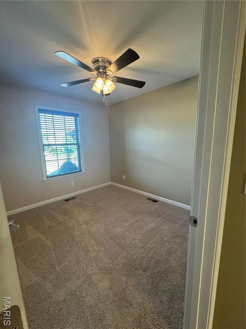 909 Q Ave, Saint Clair, MO, 63077-1027 | Card Image