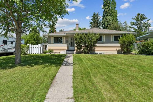 1306 87 Ave Sw, Calgary, AB, T2V0W3 | Card Image