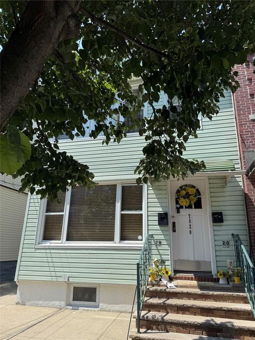 7820 73rd Pl, Glendale, NY, 11385-7426 | Card Image