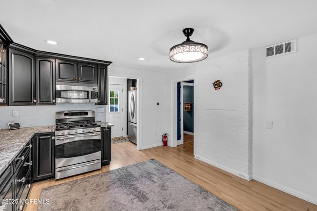 GE Profile appliances are all included. | Image 13