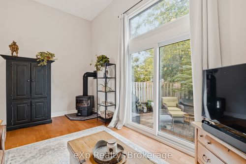 4-2 Worton Ave, Guelph, ON, N1H7C5 | Card Image