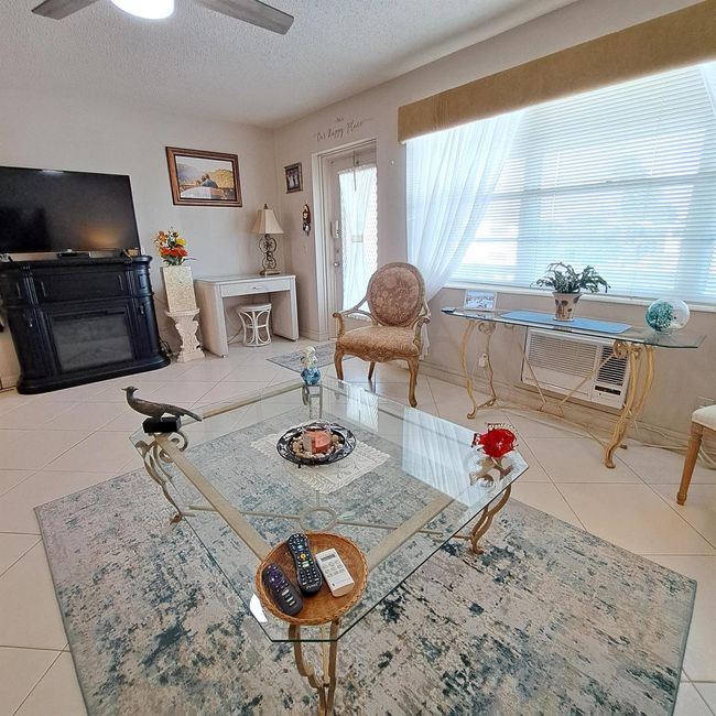 53 Northampton C, Condo with 1 bedrooms, 2 bathrooms and null parking in West Palm Beach FL | Image 5