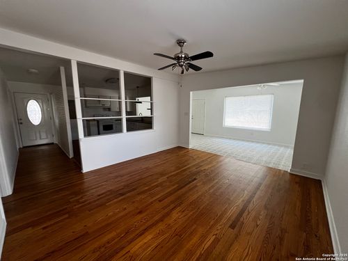 507 Gilbert Ln, San Antonio, TX, 78213-3612 | Card Image