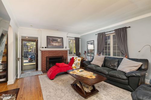 441 Manor St, Grosse Pointe Farms, MI, 48236-3210 | Card Image