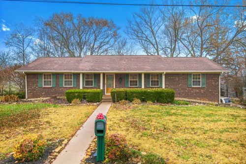 818 Shaver Dr, Talbott, TN, 37877-8403 | Card Image