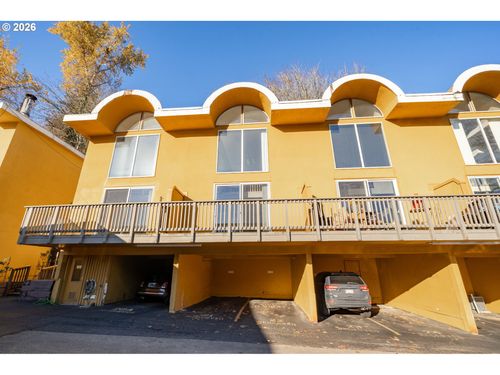 32-847 Sw Broadway Dr, Portland, OR, 97201-3188 | Card Image