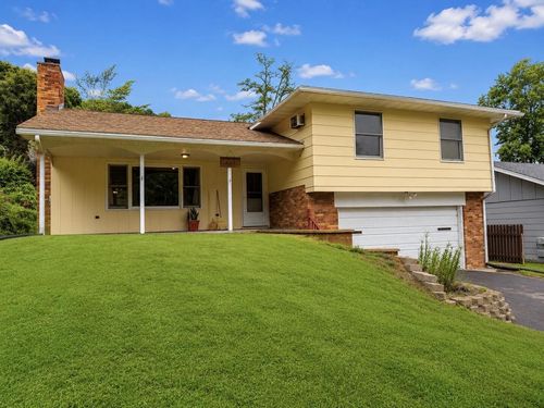 817 Clarks Ln, Winona, MN, 55987-2521 | Card Image