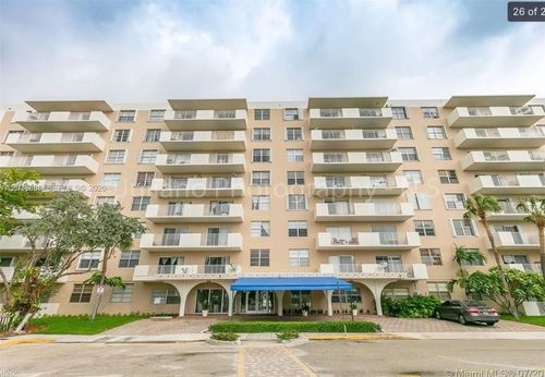 pha-1455 N Treasure Dr, North Bay Village, FL, 33141-4140 | Card Image