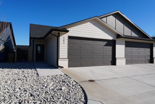 482 E Hayes St, Valley Center, KS, 67147-8960 | Card Image