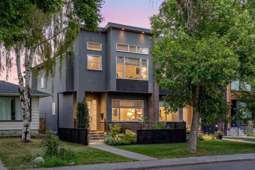 2012 49 Ave Sw, Calgary, AB, T2T2V4 | Card Image