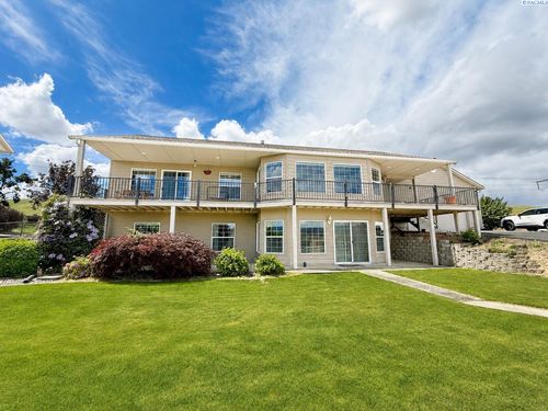 3824 Pleasant View Dr, Clarkston, WA, 99403-1789 | Card Image