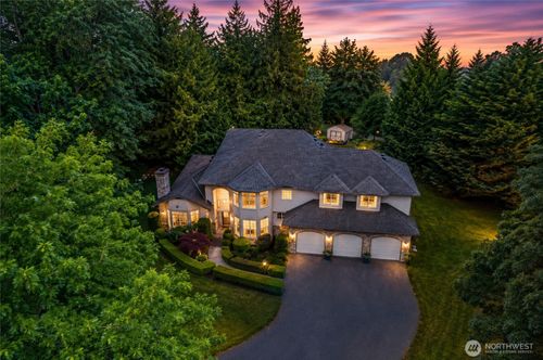 24819 Se 14th St, Sammamish, WA, 98075-9454 | Card Image