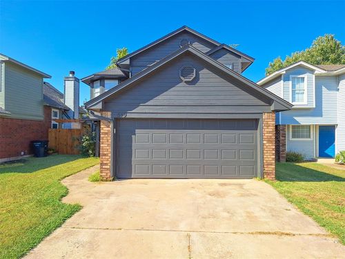 519 Stoneridge Dr, Moore, OK, 73160-6187 | Card Image